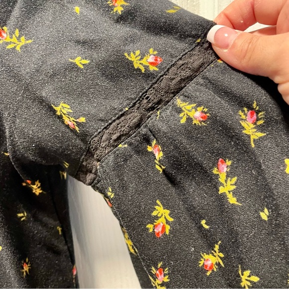 🌸3 for $20 Top Romantic Boho floral Long Sleeve Blouse Size M Flare Bell Sleeve - Picture 9 of 13